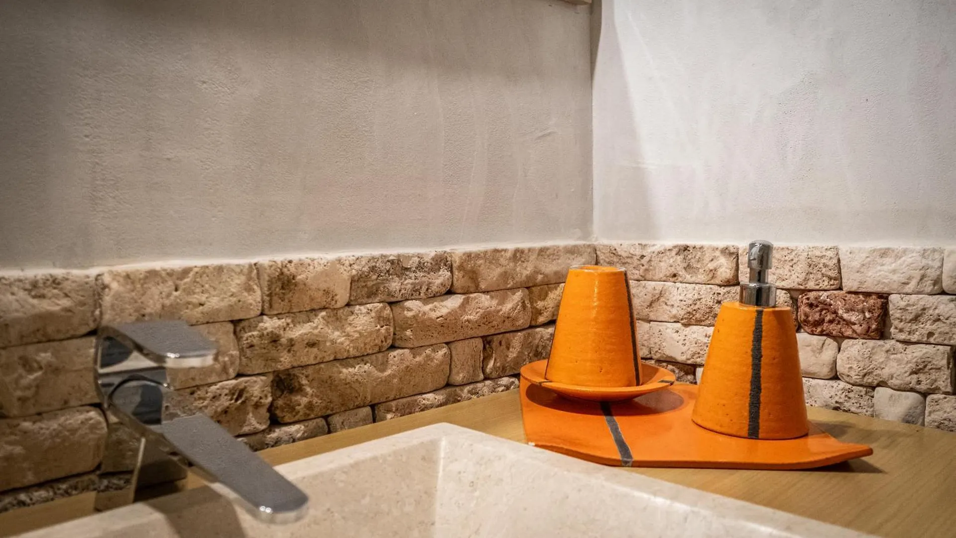 Dimoras Dimore Nel Cuore Di Olbia Guest house