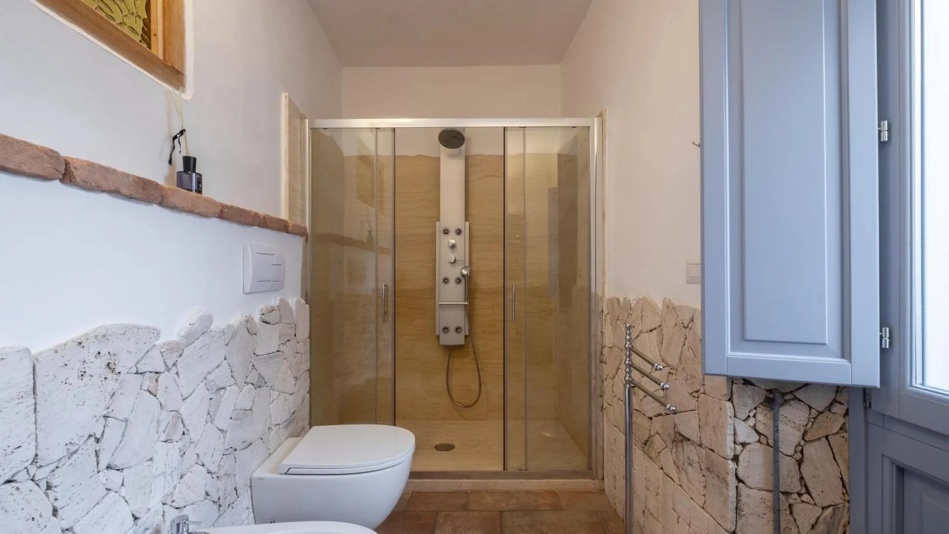 Dimoras Dimore Nel Cuore Di Olbia Guest house